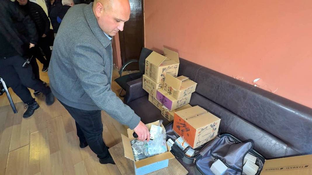 Kargo şubesini denetleyen zabıtayı şoke eden manzara! Polis intikal etti, savcılık devreye girdi 4